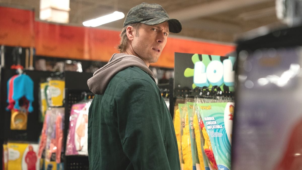 Actor Glen Powell as Russ Holliday in Chad Powers season 1, episode 4. (Photo Credit: Courtesy of Hulu.)