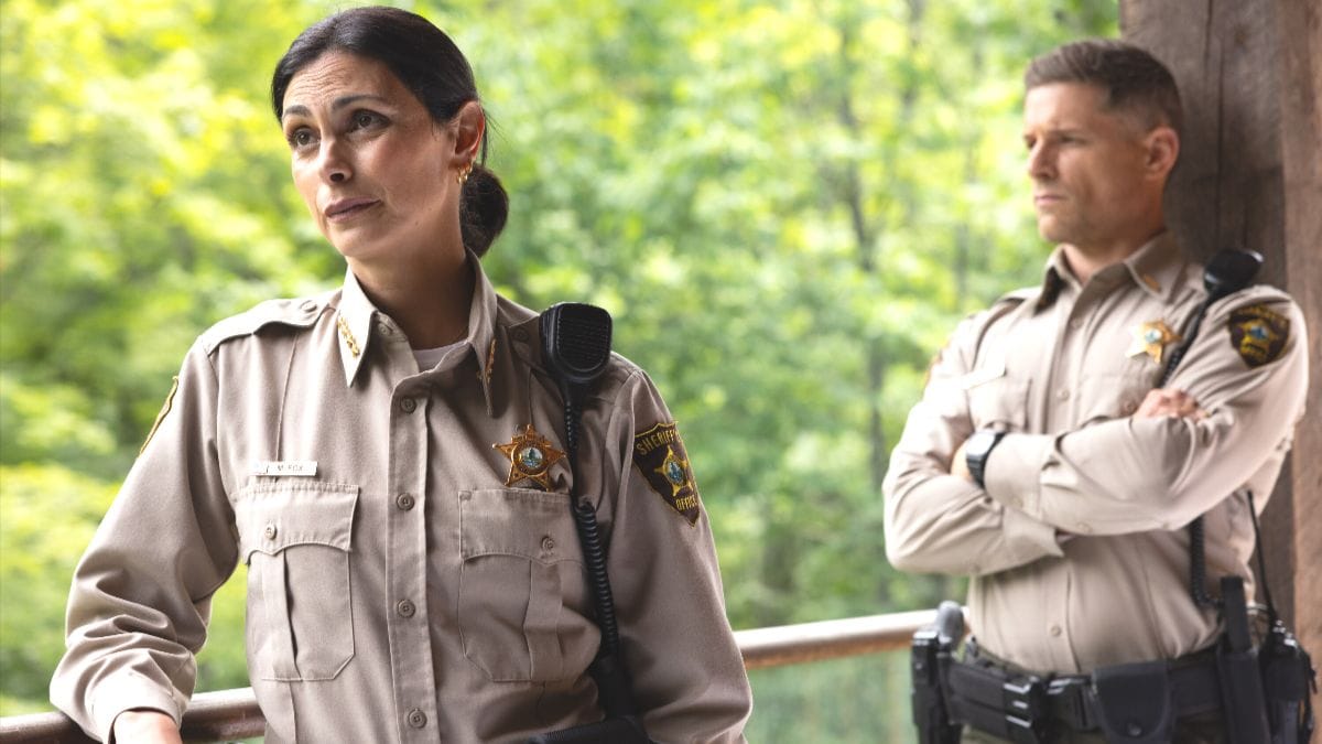 Actor Morena Baccarin as Mickey Fox and actor Matt Lauria as Nathan Boone in Sheriff Country season 1 episode 6. (Photo Credit: Courtesy of CBS.)