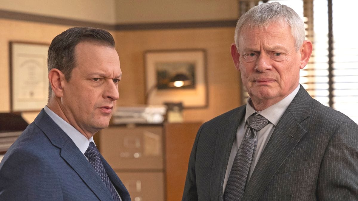 Josh Charles as Dr. Martin Best and Martin Clunes as Dr. Robert Best in Best Medicine season 1, episode 9. (Photo Credit: Courtesy of FOX.)